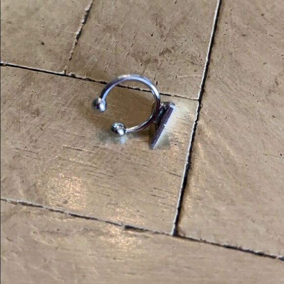 Silver Tone Triangle Earcuff - Picture 4 of 4